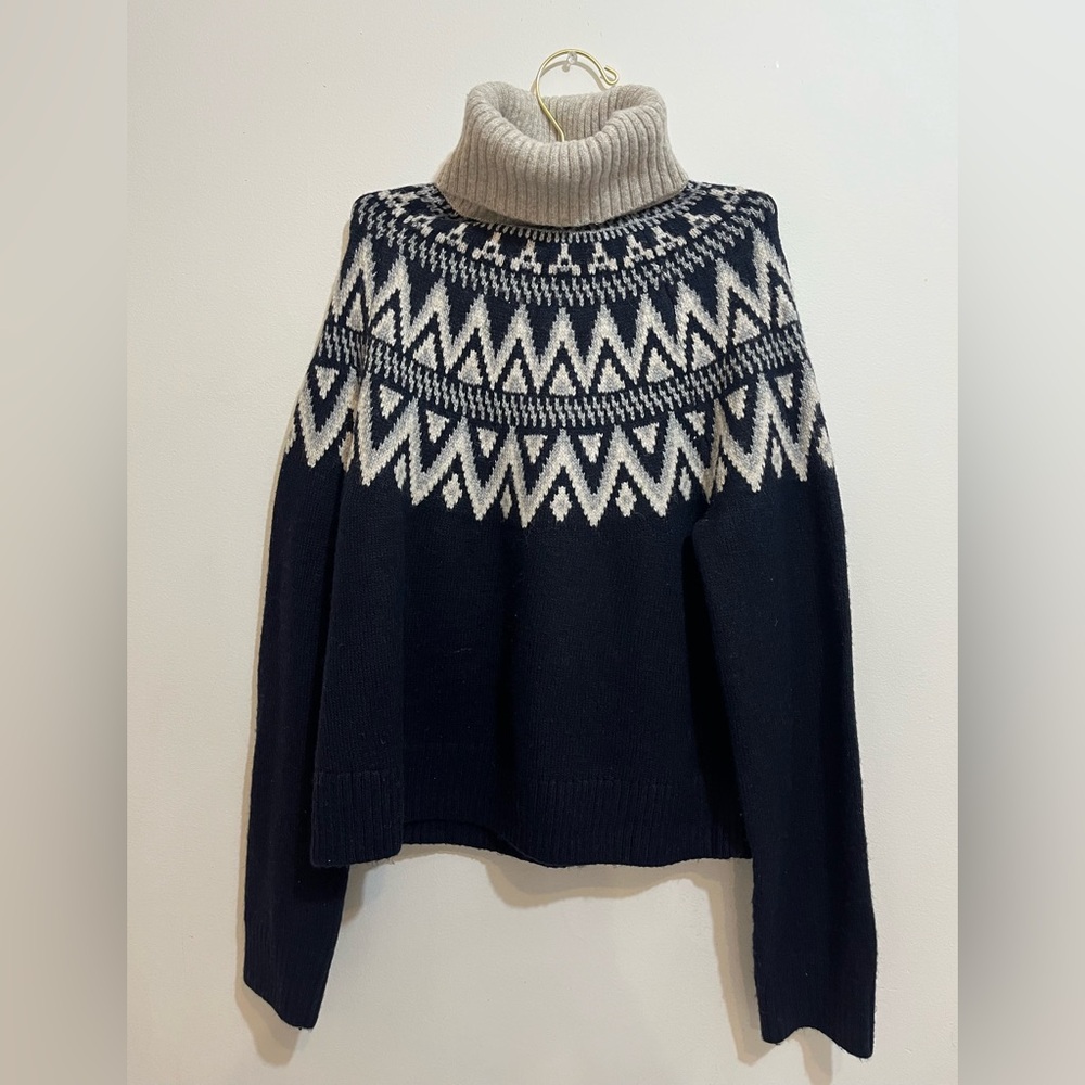 H&M Black and White Geometric Sweater